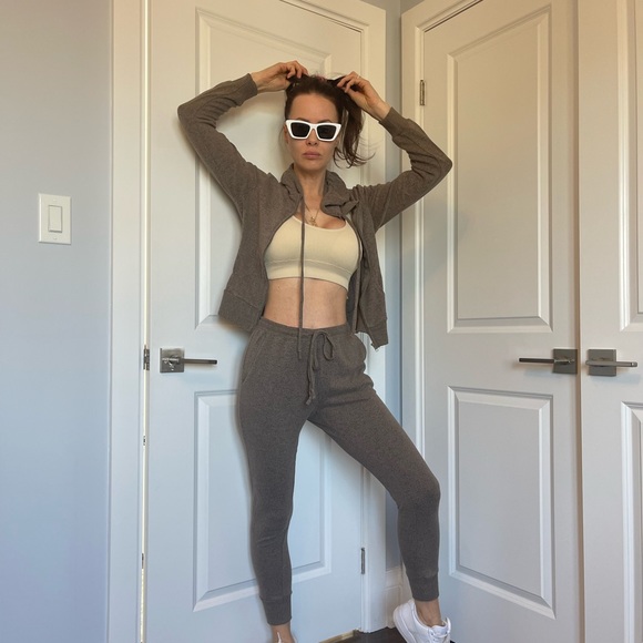 two piece jogger and zippy - Picture 3 of 13